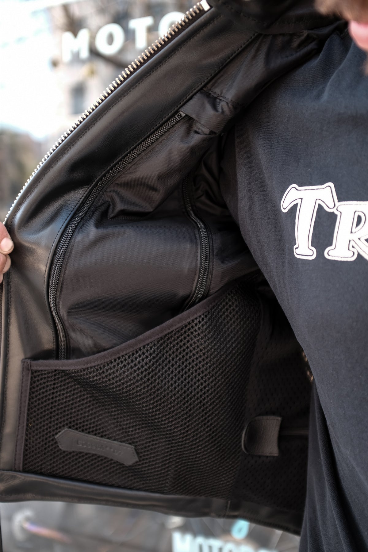 Vanson - DRAC - Perforated Z150 - Black