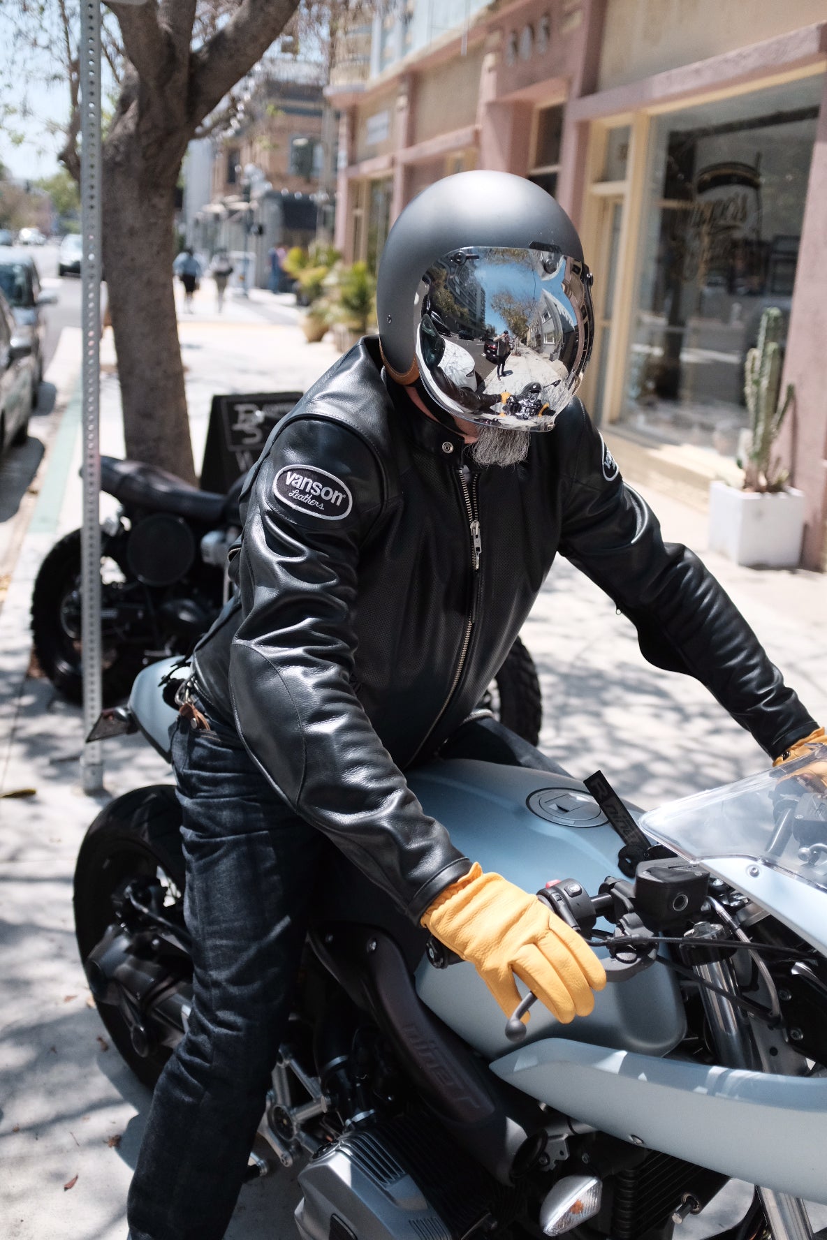 Vanson - DRAC - Perforated Z150 - Black