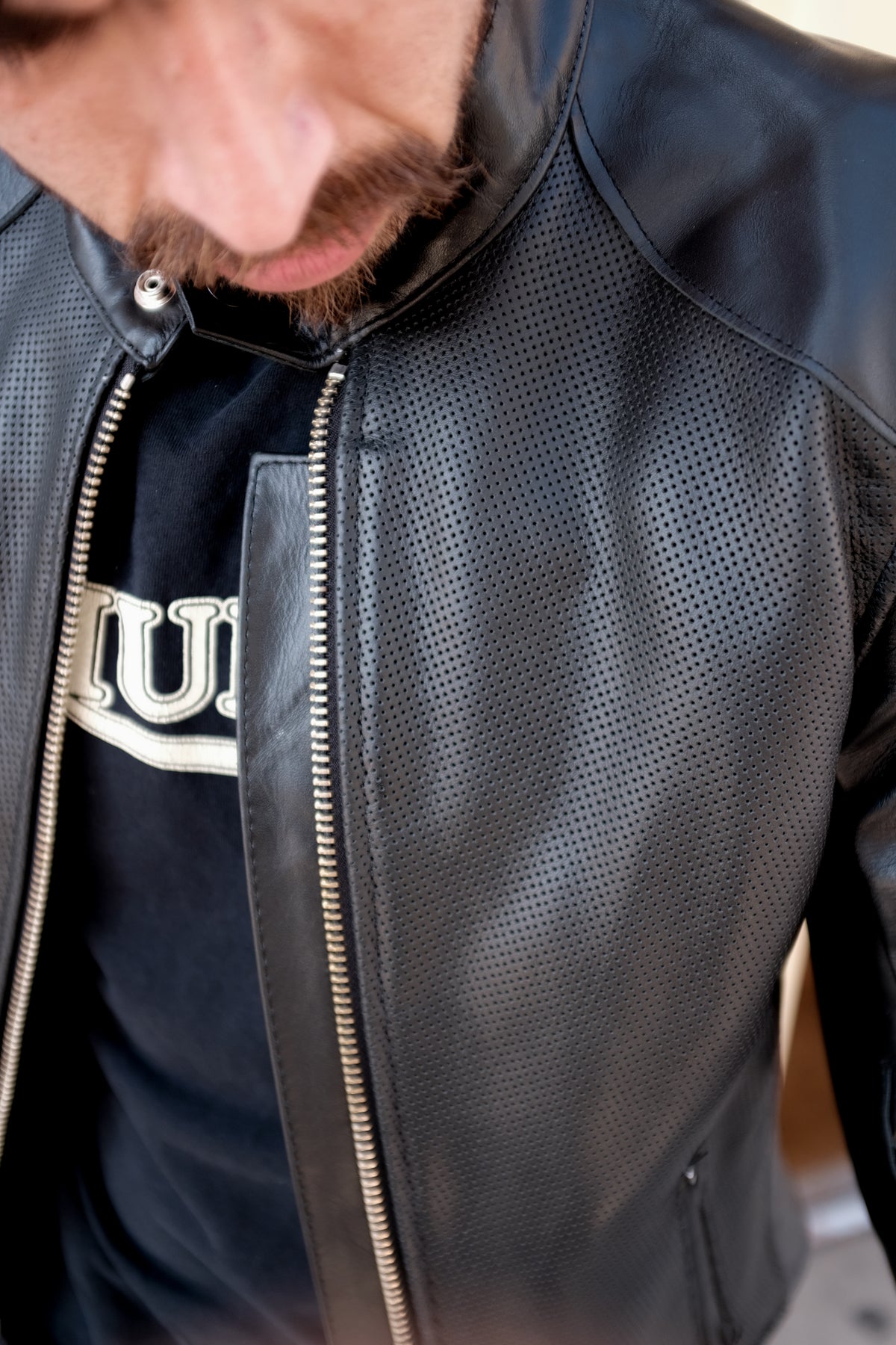 Vanson - DRAC - Perforated Z150 - Black