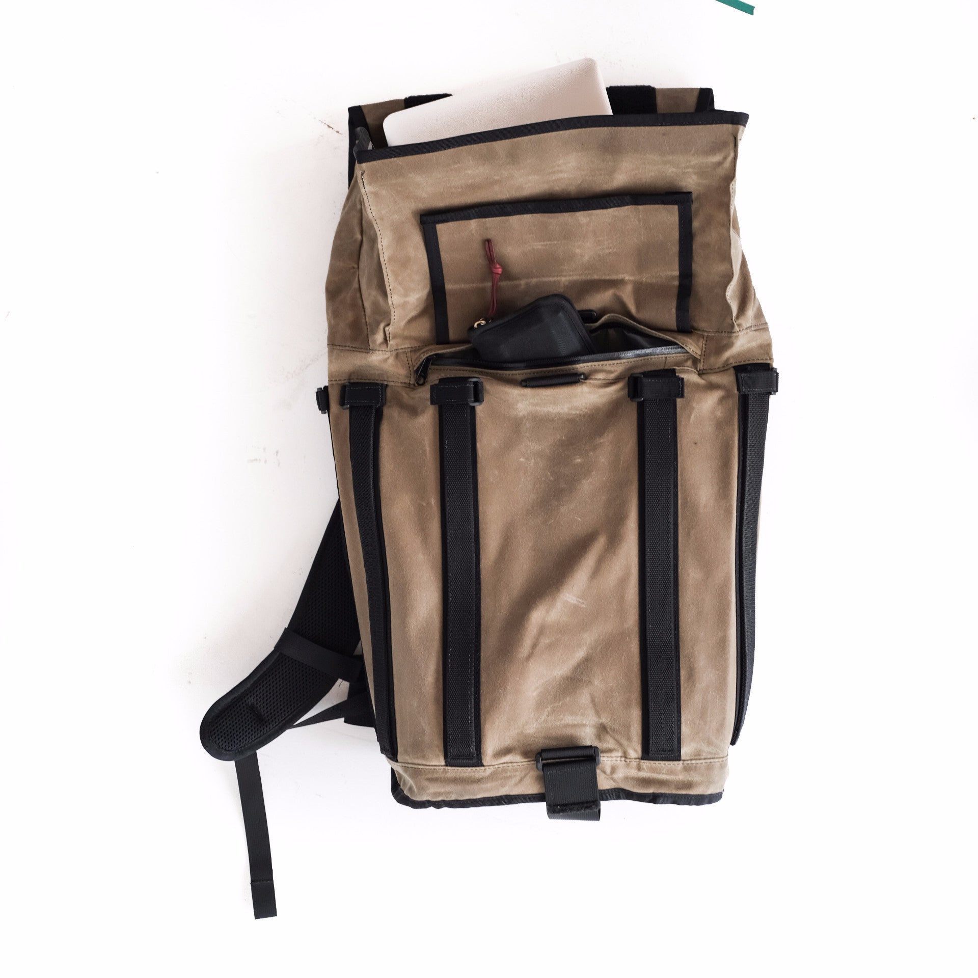 Mission Workshop - Arkiv - R6 40L - Waxed Tan